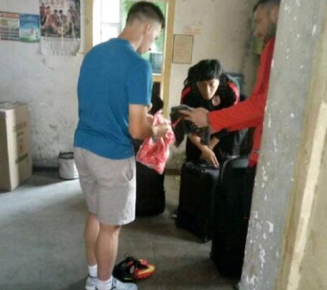 1671353451660016980.png 领装备.png